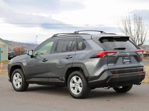 Used 2020 Toyota RAV4 XLE image 4