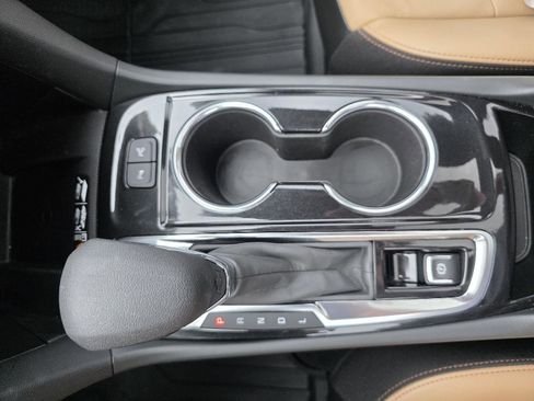 Used 2024 Chevrolet Equinox Premier image 18