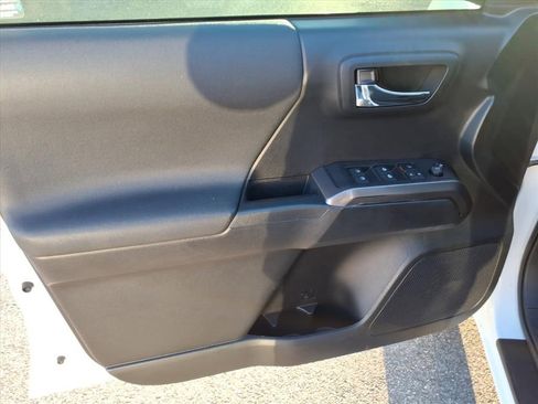 Used 2019 Toyota Tacoma TRD Off-Road image 23