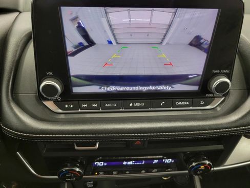 Used 2025 Nissan Rogue SV image 15