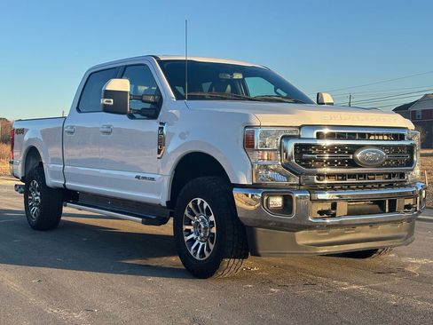 Used 2022 Ford F250 Lariat image 3