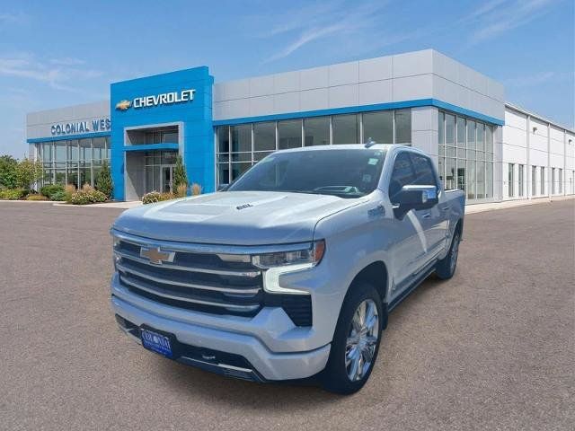 Used 2025 Chevrolet Silverado 1500 High Country w/ High Country Premium Package AWD/4WD image 1