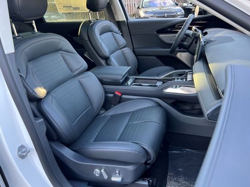 New 2026 Lincoln Nautilus Reserve image 8