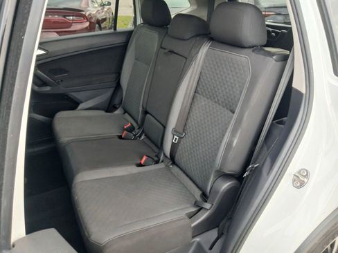 Used 2021 Volkswagen Tiguan S image 12