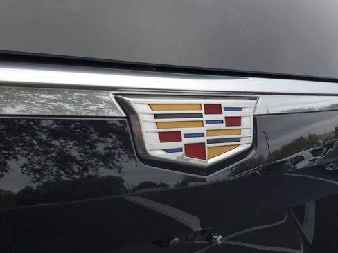 Used 2023 Cadillac Escalade Premium Luxury w/ Performance Package image 29