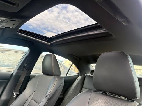 Used 2017 Lexus IS 200t F Sport w/ F Sport Package RWD image 10