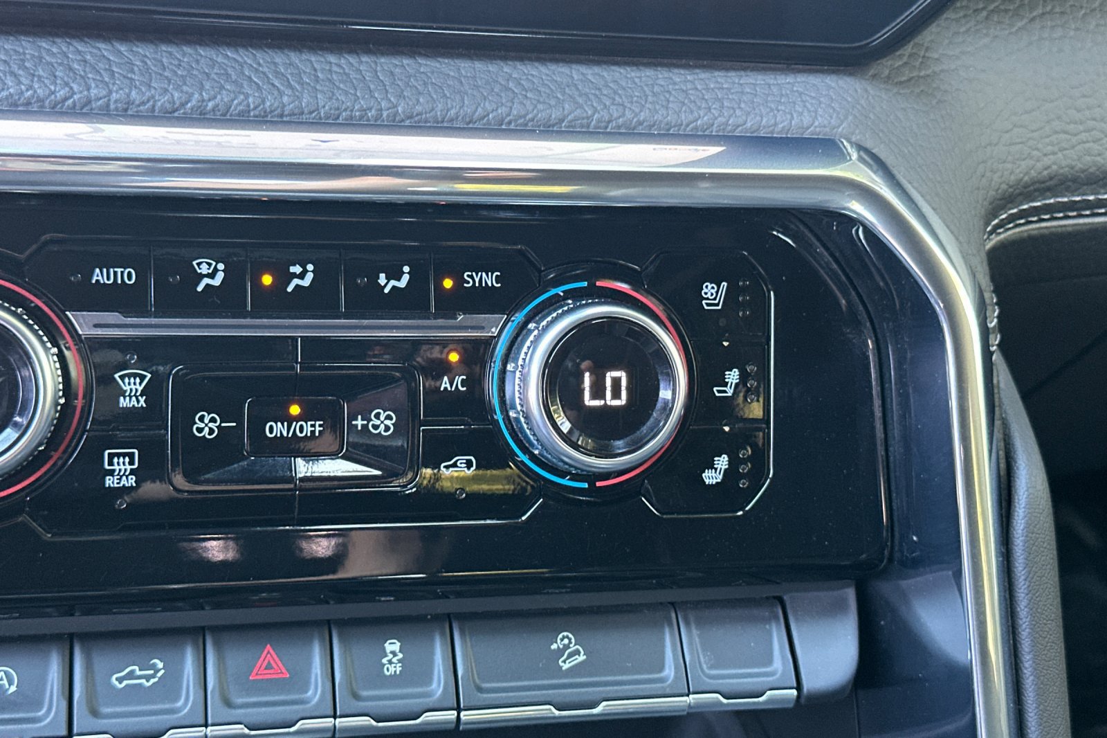 Used 2025 GMC Sierra 1500 Denali w/ Denali Reserve Package AWD/4WD image 29