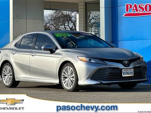 Used 2020 Toyota Camry XLE image 1