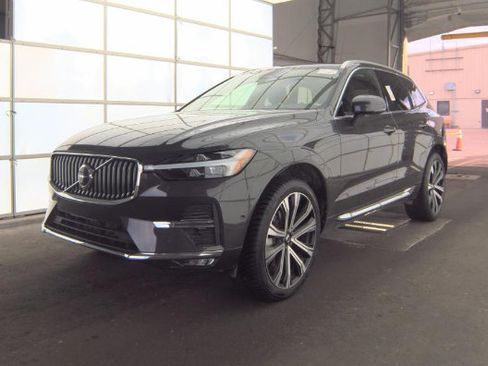 Used 2023 Volvo XC60 B5 Ultimate AWD/4WD image 2