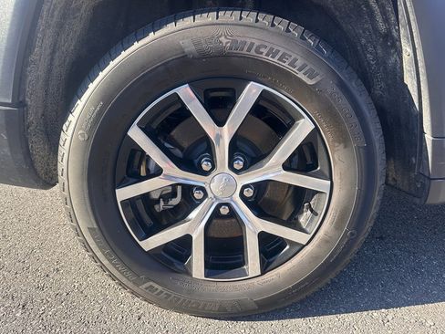 Used 2023 Jeep Grand Cherokee L Limited image 35