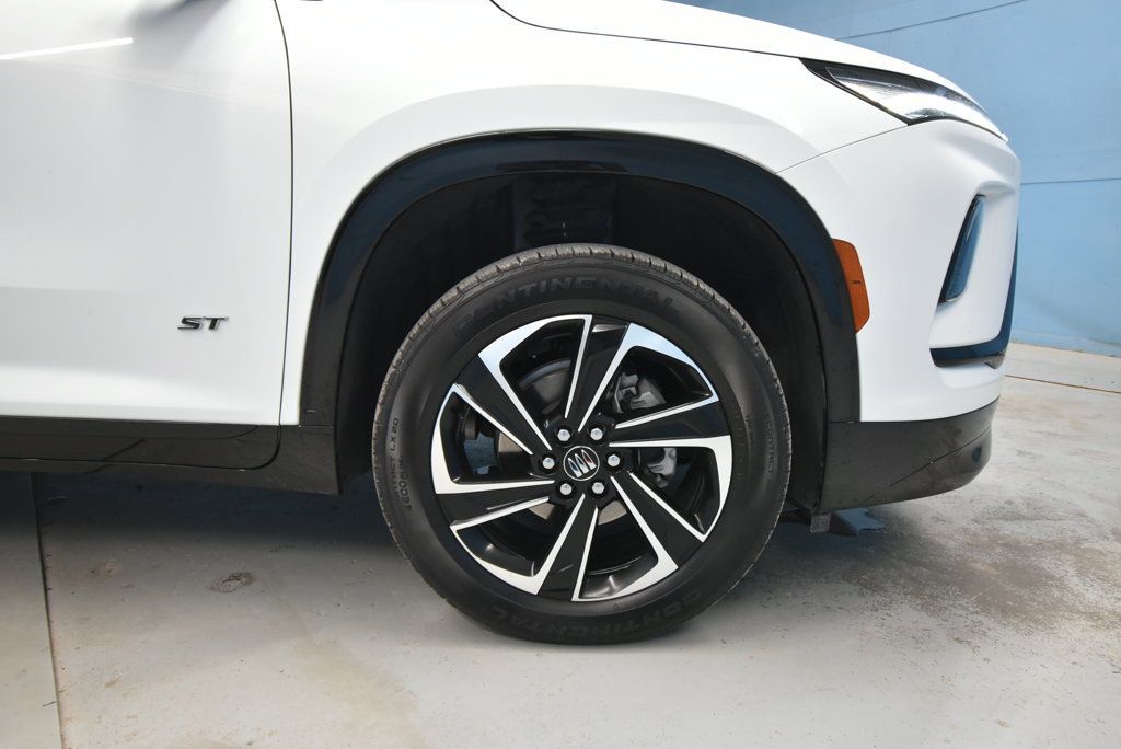 Used 2026 Buick Enclave Sport Touring AWD/4WD image 39