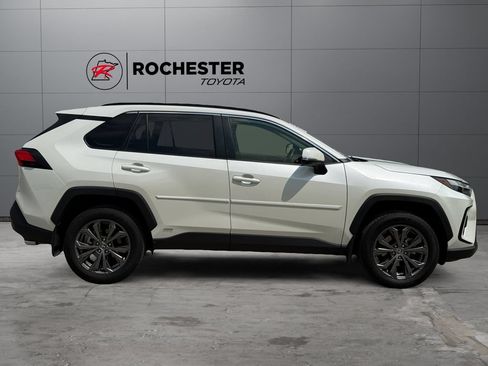 Certified 2022 Toyota RAV4 XLE Premium AWD/4WD image 6