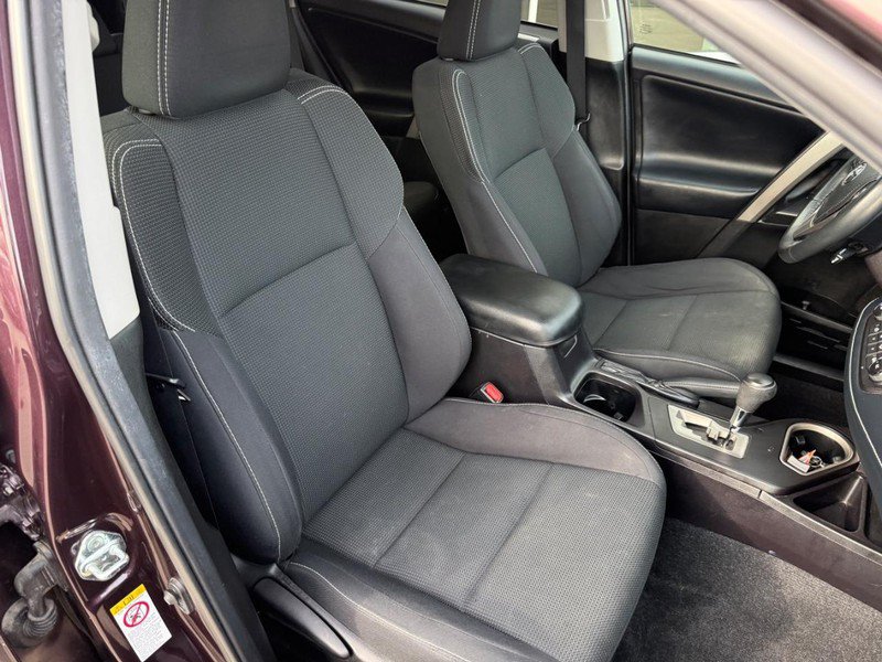 Used 2018 Toyota RAV4 XLE AWD/4WD image 11