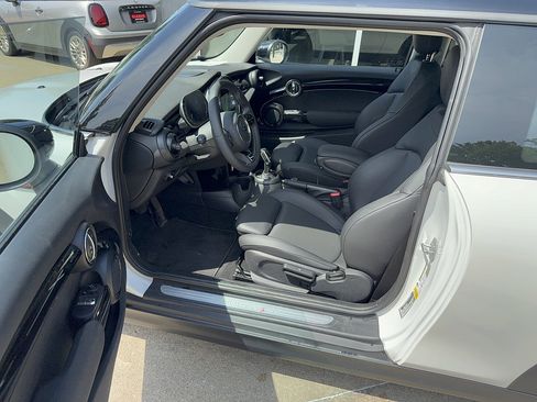 Used 2024 MINI Cooper S FWD image 5