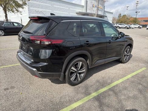 Used 2025 Nissan Rogue SL image 14