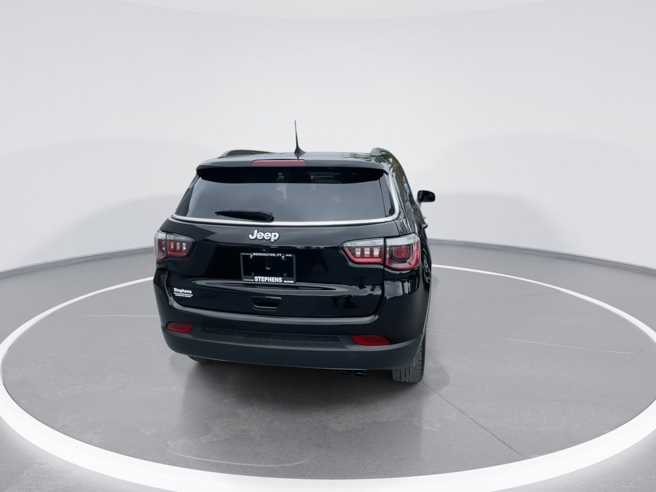 Used 2018 Jeep Compass Limited w/ Navigation Group AWD/4WD image 17