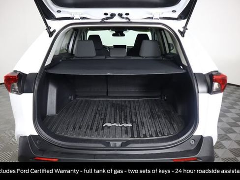 Used 2025 Toyota RAV4 LE image 9