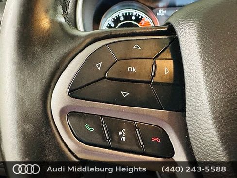 Used 2020 Jeep Cherokee Limited AWD/4WD image 17