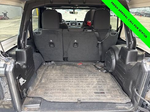 Used 2019 Jeep Wrangler Unlimited Sahara image 9