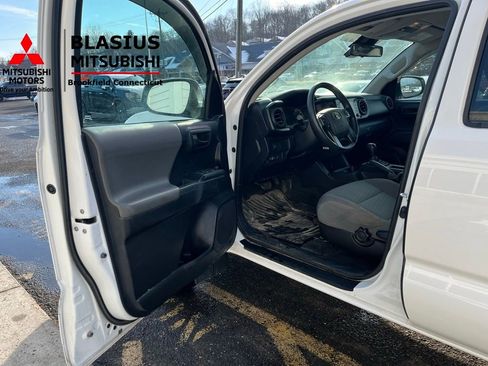 Used 2021 Toyota Tacoma SR image 9