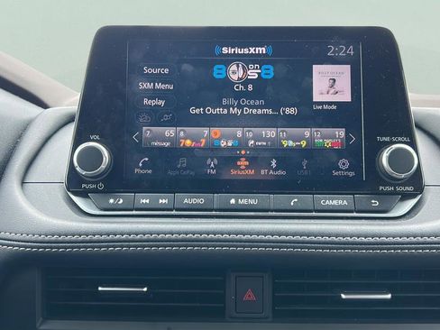 Used 2023 Nissan Rogue SV FWD image 17