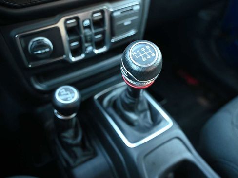 Used 2019 Jeep Wrangler Unlimited Sport S image 16