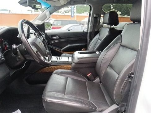 Used 2020 Chevrolet Suburban Premier RWD image 17