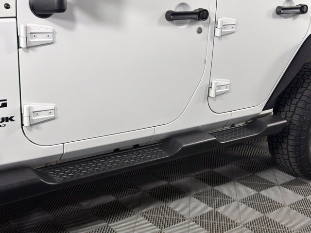 Used 2018 Jeep Wrangler Unlimited Sport w/ Connectivity Group AWD/4WD image 12