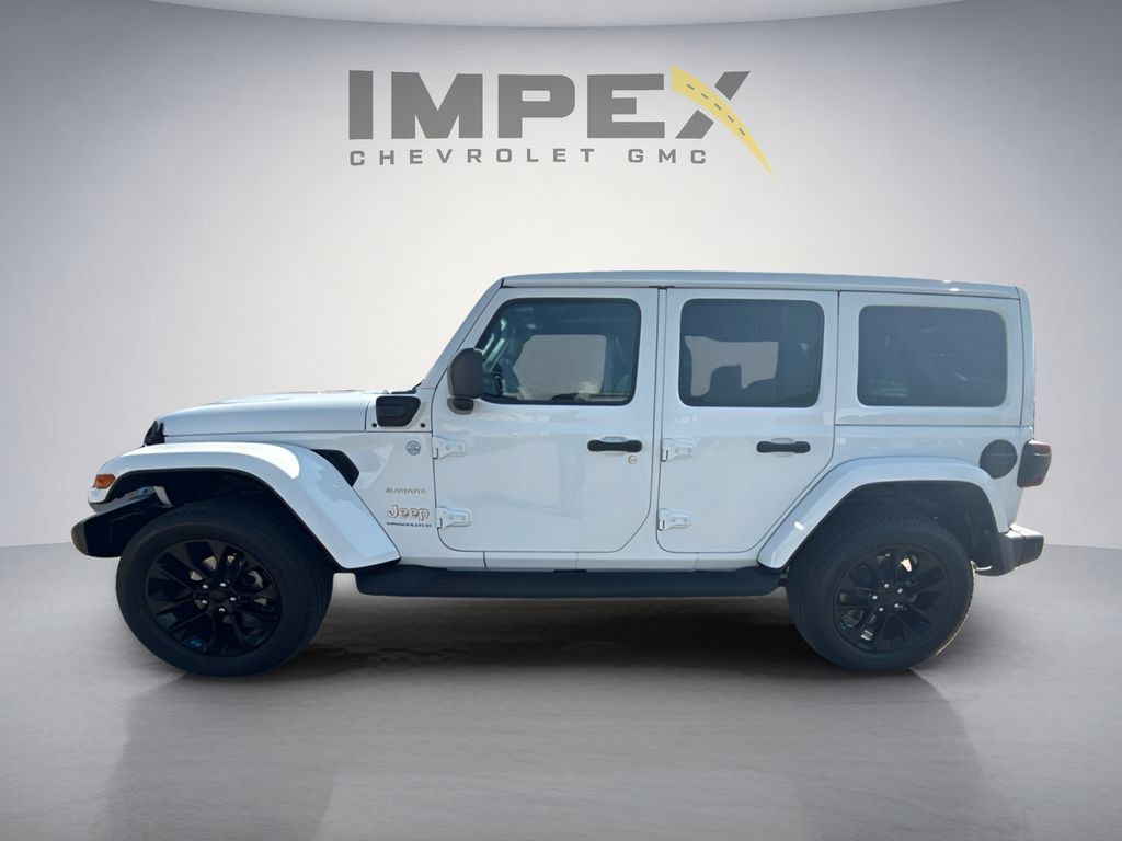 Used 2023 Jeep Wrangler Unlimited Sahara w/ Cold Weather Group AWD/4WD image 2