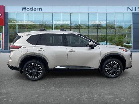 New 2026 Nissan Rogue Platinum image 4