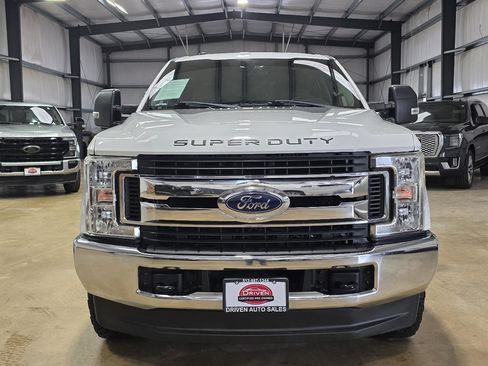 Used 2019 Ford F250 XLT image 2