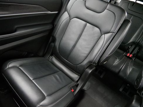 Used 2021 Jeep Grand Cherokee L Limited image 12