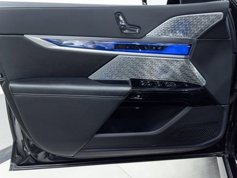 Certified 2023 BMW 760i xDrive w/ Executive Package image 11