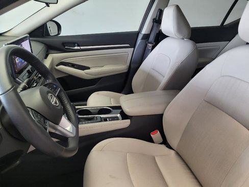 Used 2023 Nissan Altima 2.5 SV w/ SV Premium Package image 17