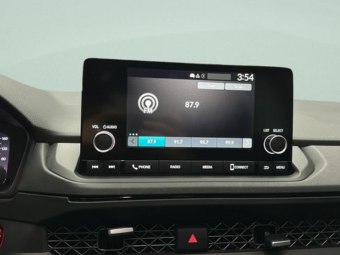 Certified 2023 Honda Accord EX image 25