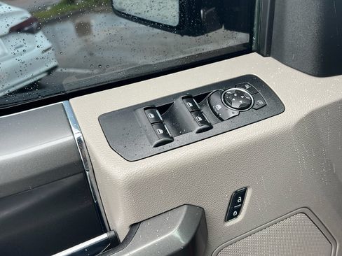 Used 2017 Ford F150 XLT w/ Equipment Group 302A Luxury RWD image 17