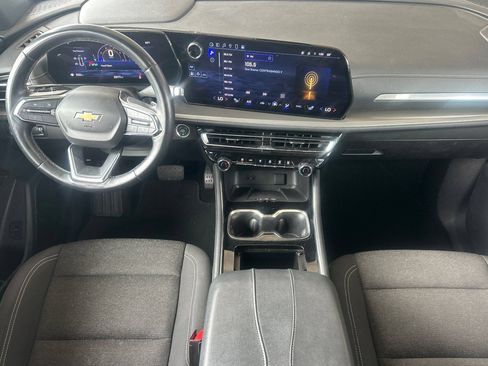 Used 2024 Chevrolet Traverse LT FWD image 16