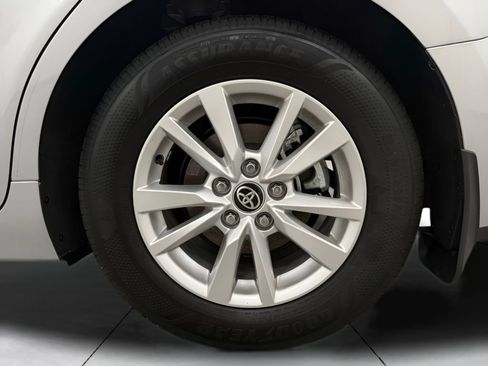 Used 2026 Toyota Camry LE FWD image 30