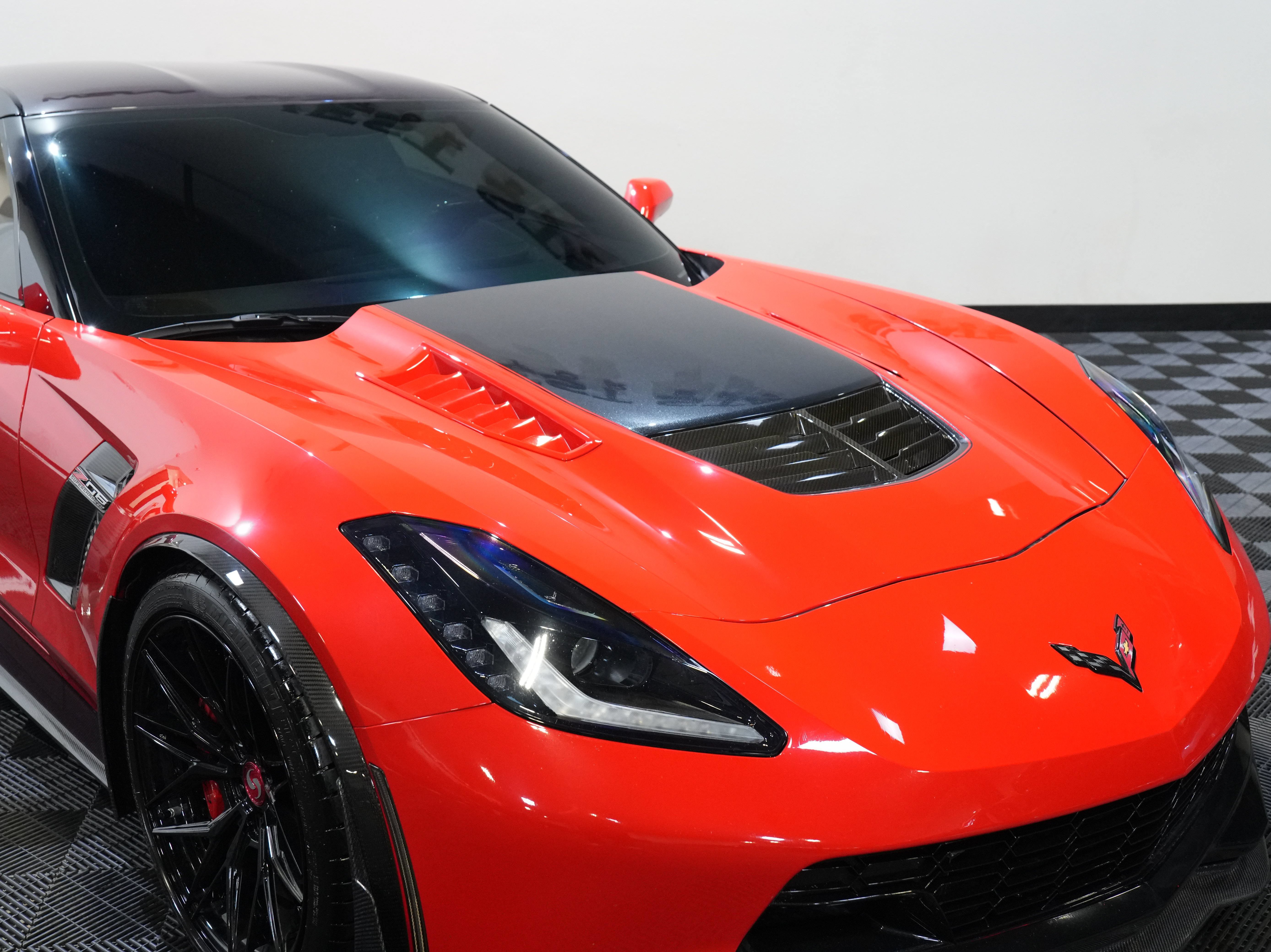 Used 2015 Chevrolet Corvette Z06 w/ 3LZ Preferred Equipment Group RWD image 12
