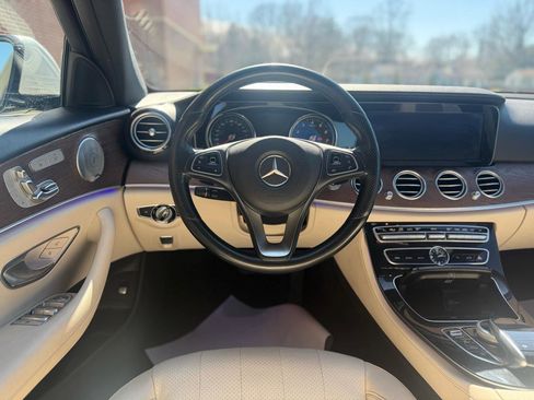 Used 2017 Mercedes-Benz E 300 4MATIC image 27