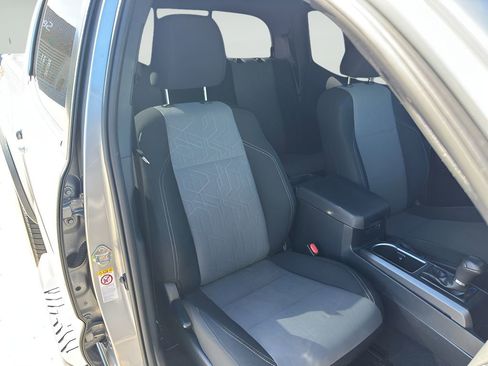 Used 2020 Toyota Tacoma TRD Off-Road w/ Technology Package image 31