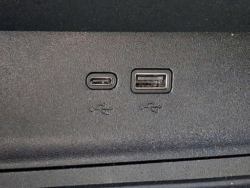 Used 2025 Chevrolet Equinox LT FWD image 23