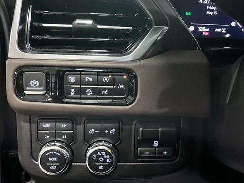 Used 2025 GMC Yukon Denali Ultimate w/ LPO, Floor Liner Package AWD/4WD image 30