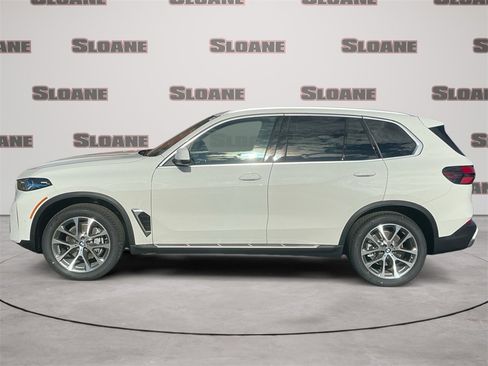 New 2026 BMW X5 xDrive40i w/ Climate Comfort Package image 2