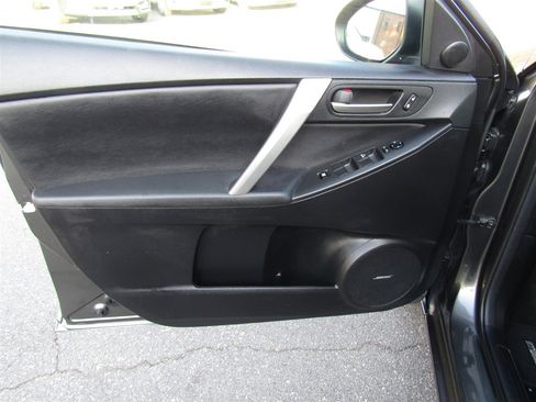 Used 2013 MAZDA MAZDA3 i Grand Touring w/ Tech Pkg image 15