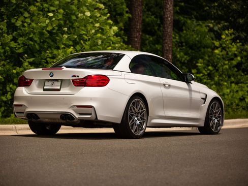 Used 2017 BMW M4 Convertible w/ Competition Package RWD image 29