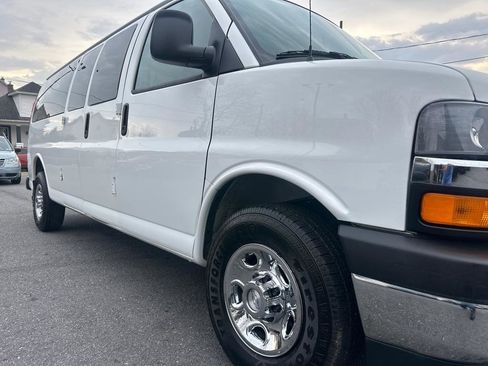 Used 2017 Chevrolet Express 3500 LT w/ LT Preferred Equipment Group RWD image 10