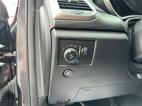 Used 2019 Jeep Grand Cherokee Altitude image 21