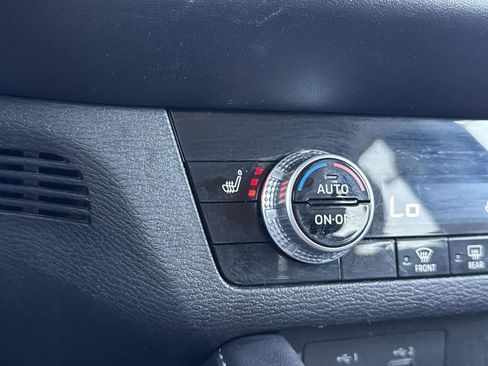 Used 2024 Mitsubishi Outlander SE image 19