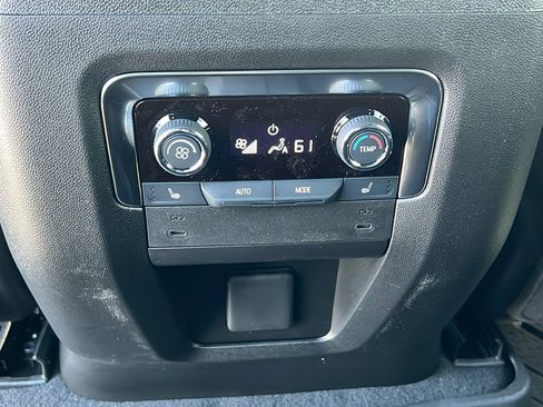 New 2025 Chevrolet Suburban High Country image 18